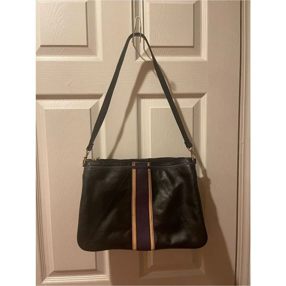 Maxx New York Purple & beige Trim shoulder bag with gold tone hardwares. - Picture 3 of 16